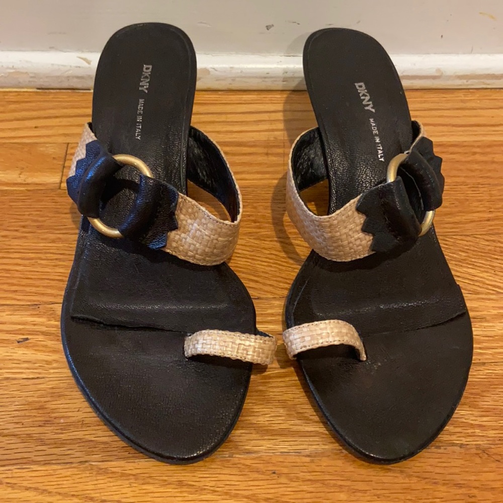 DKNY Kitten Heels with Toe Ring & Round Toe Size 7